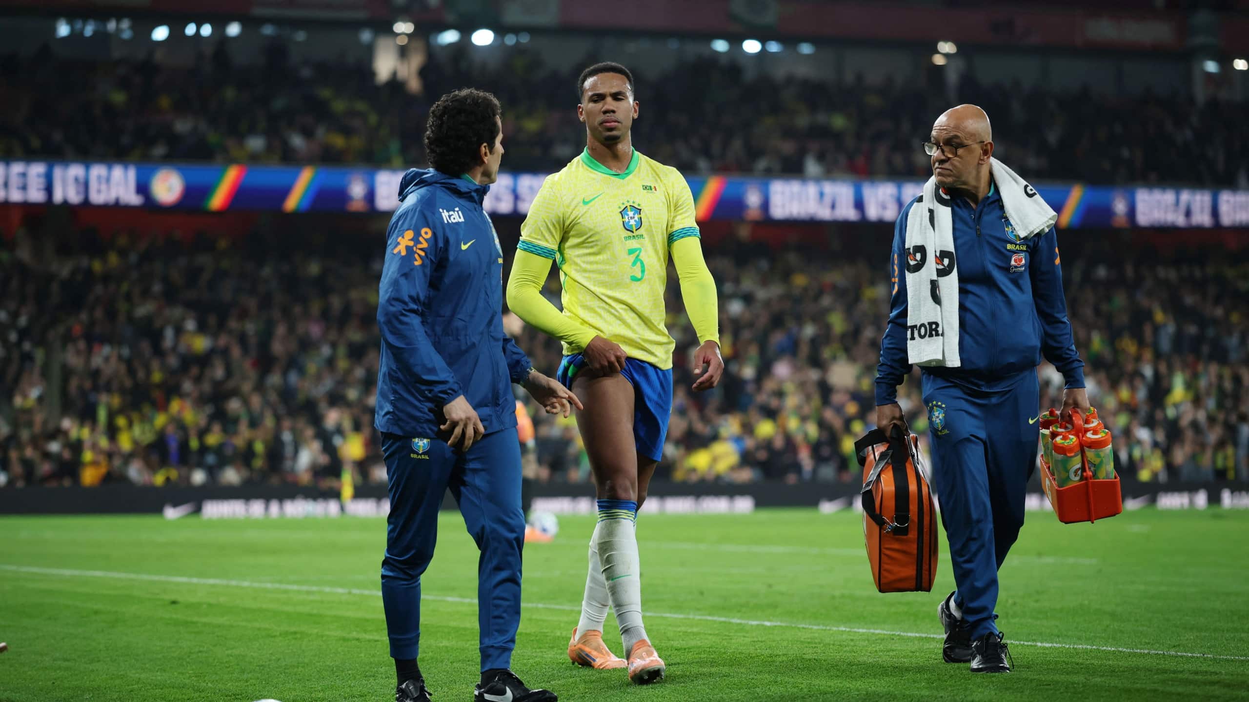 Центральный защитник «Арсенала» и сборной Бразилии Габриэль Магальяйнс рискует пропустить матч Лиги чемпионов против алматинского «Кайрата»