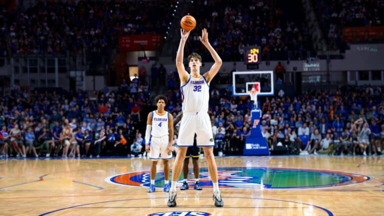 Olivier Rioux, tallest player in NCAA history, logs first career point