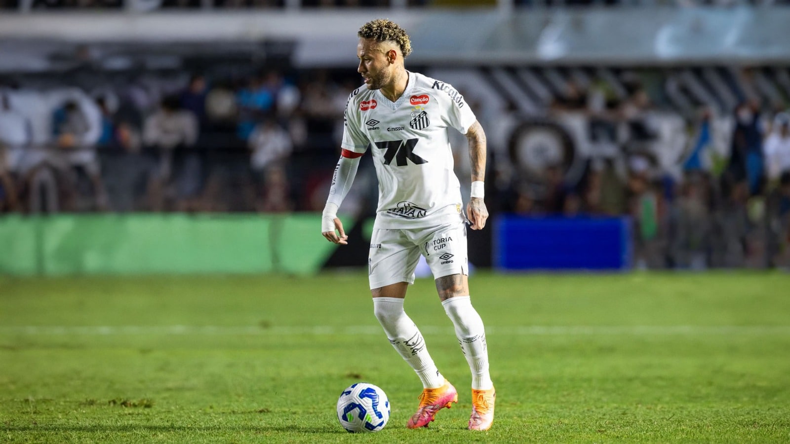 Нападающий «Сантоса» и сборной Бразилии Неймар получил очередную травму и, вероятно, больше не выйдет на поле в этом году.