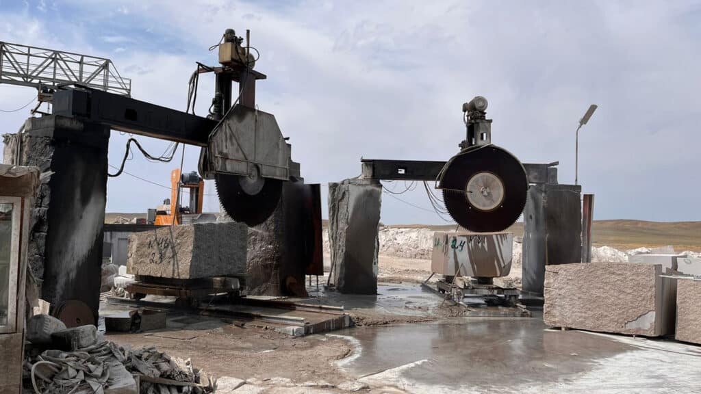 Работающая с гранитом компания двух алматинцев получила миллионные убытки/granitdorstroy.kz бильд-редактор: Серикжан Ковланбаев