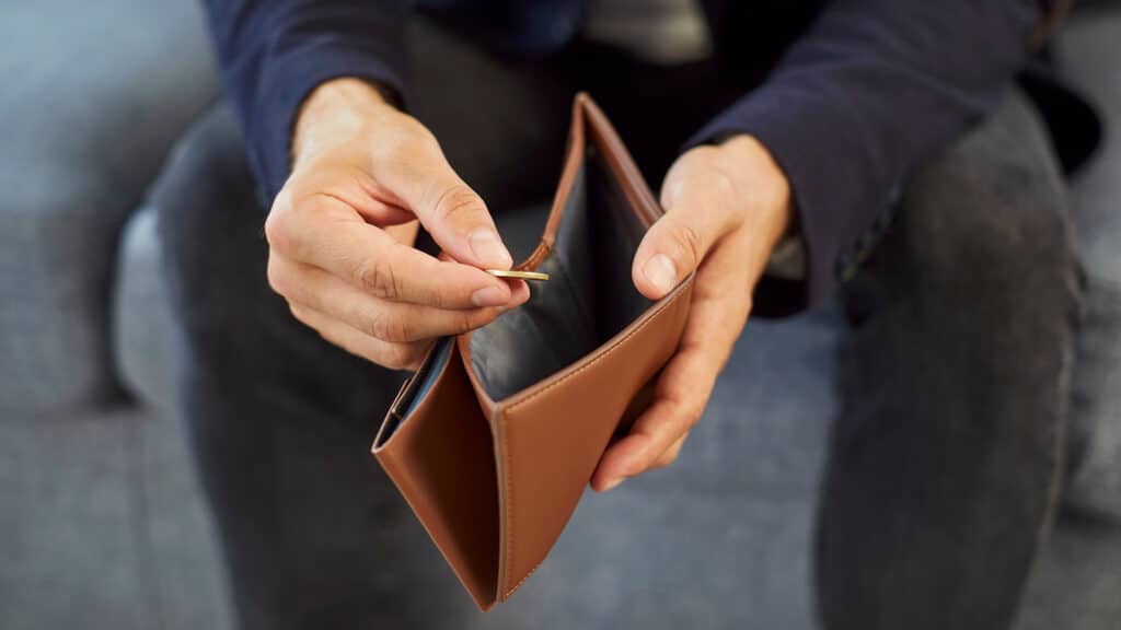 Батталова: казахстанцы тратят все деньги на жилье и остаются бедными