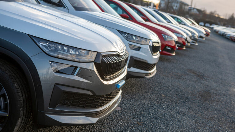 Эксперты назвали факторы, из-за которых новые машины сложно перепродать