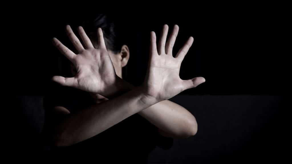 В Алматы три студентки медколледжа избили несовершеннолетнюю