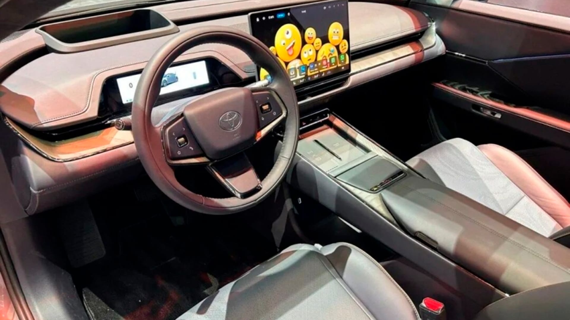 электроседан Toyota bZ7, электрическая тойота камри, тойота бз7