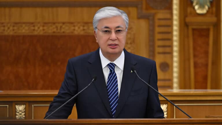 Токаев предложил привлечь Россию к спасению Арала 