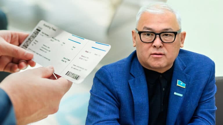 Абенов: невозвратные билеты в Казахстане не снизили их стоимость
