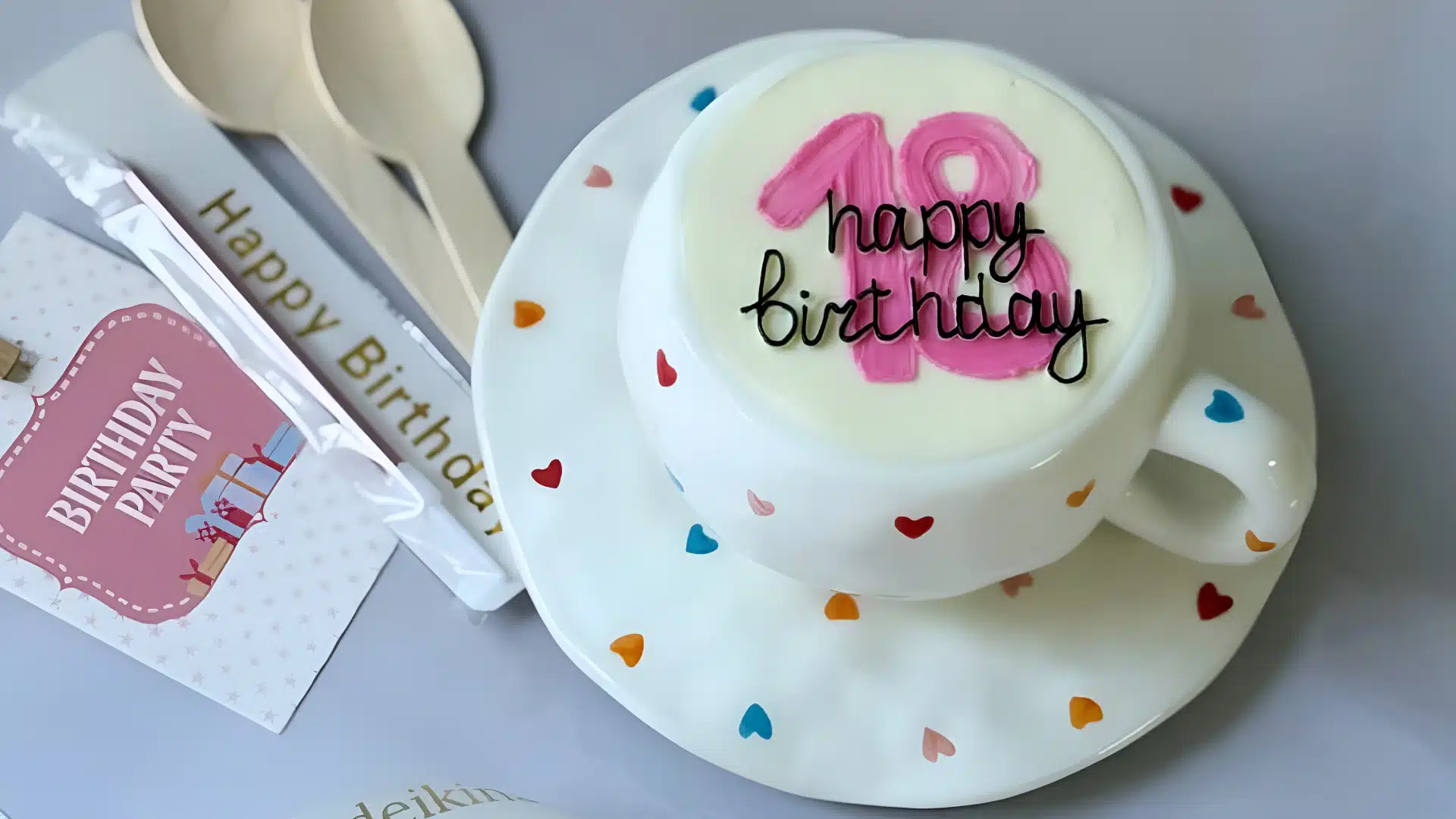 Бенто торты в кружке становятся милым трендом в Казахстане