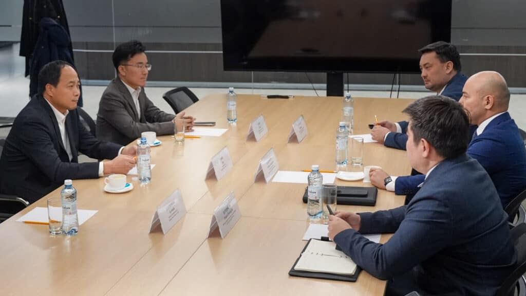 Китай увеличит инвестиции в развитие текстильного кластера на юге Казахстана до $600 млн/Kazakh Invest, бильд-редактор Дастан Шанай