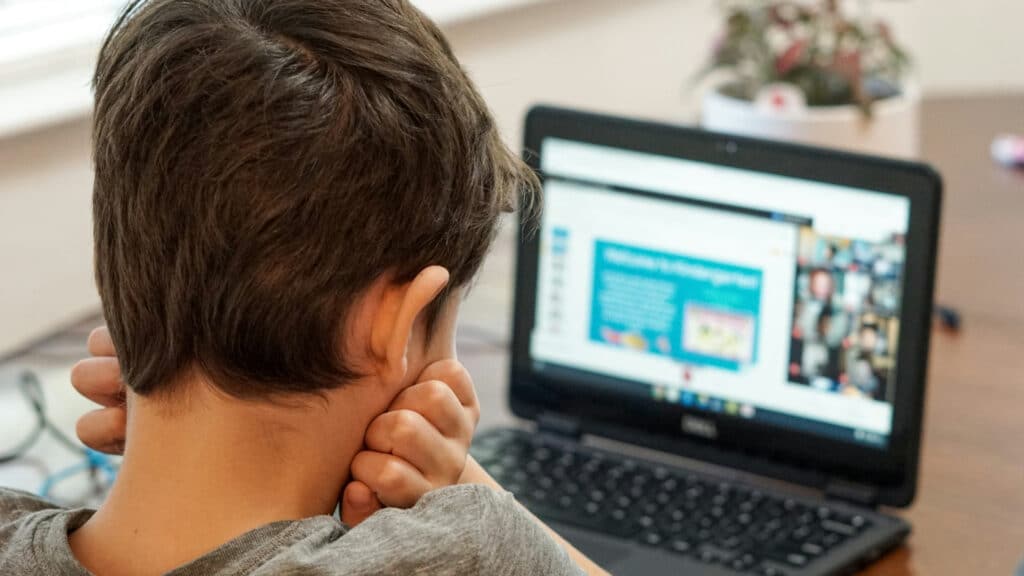 дети в интернете