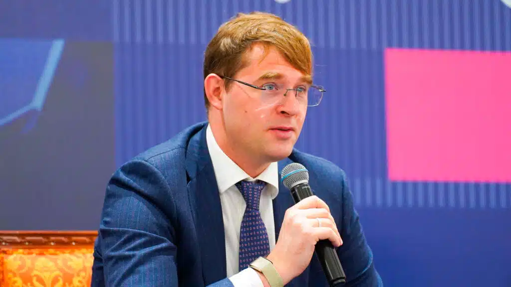 Тимур Турлов заявил, что не чувствует давления от других владельцев футбольных клубов