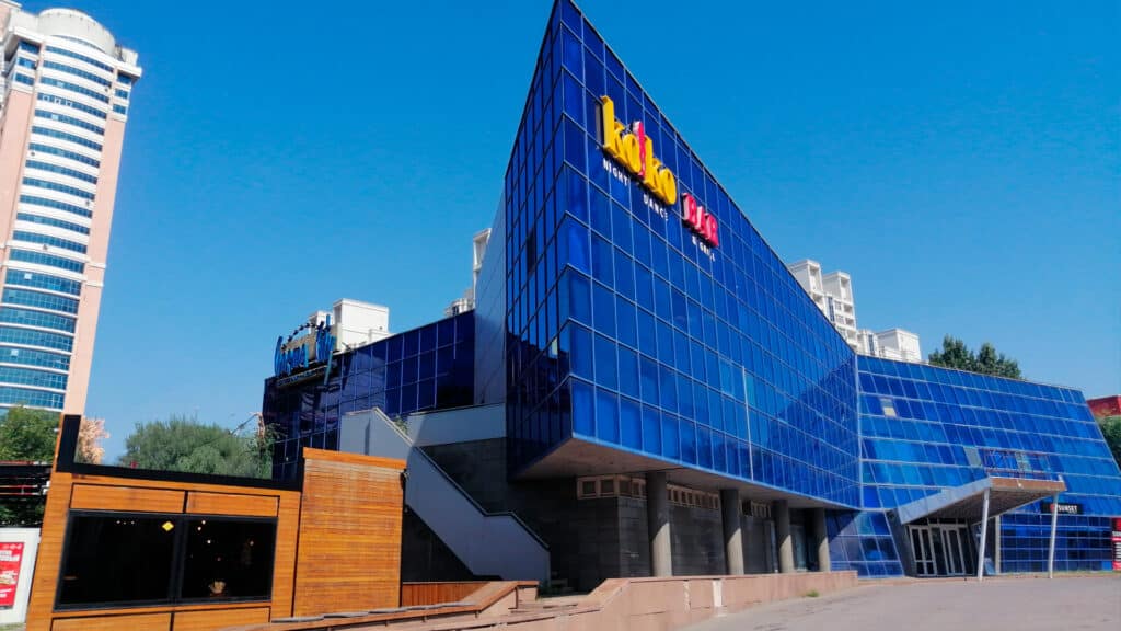 В Астане загорелся павильон и бывший кинотеатр Cinema City