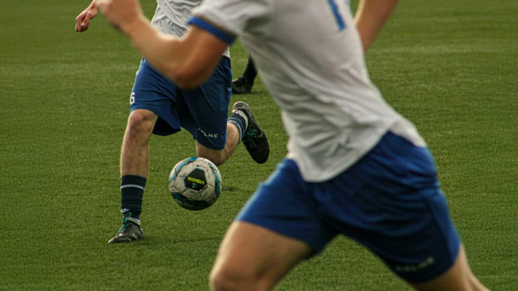 Два футбольных клуба продадут частным лицам в Казахстане