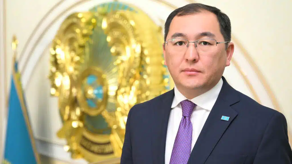 Айбек Смадияров