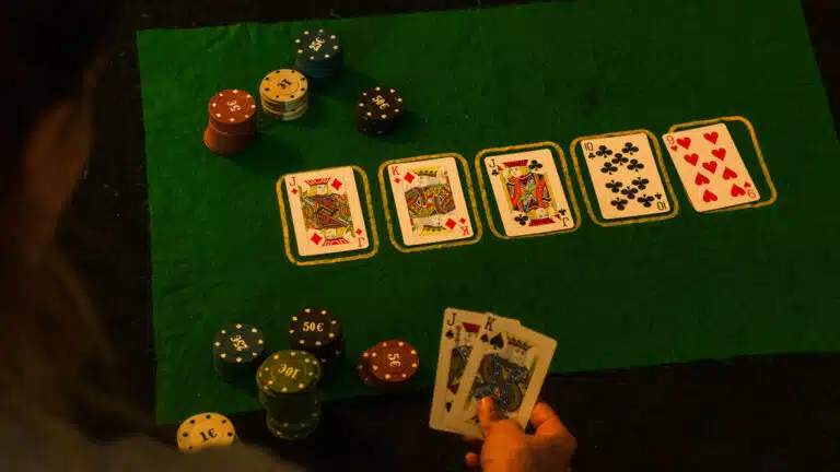 Лудоманка из Шымкента украла 35 млн тенге и проиграла их