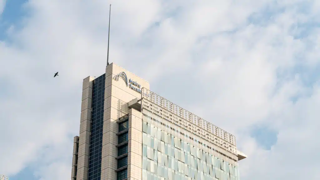 Адвокат спрогнозировал сроки наложения арестов счетов Tecnimont в Казахстане/shutterstock, бильд-редактор: Адэлина Мамедова