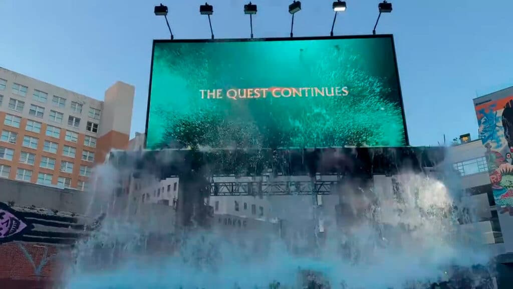 Фанатов удивил билборд «Перси Джексона» с водой и туманом