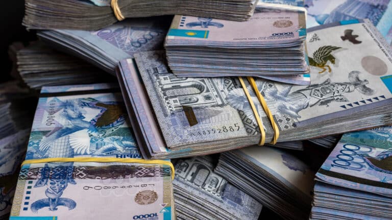 Бывший замглавы МВД получит десятки миллионов от недвижимости в Алматы