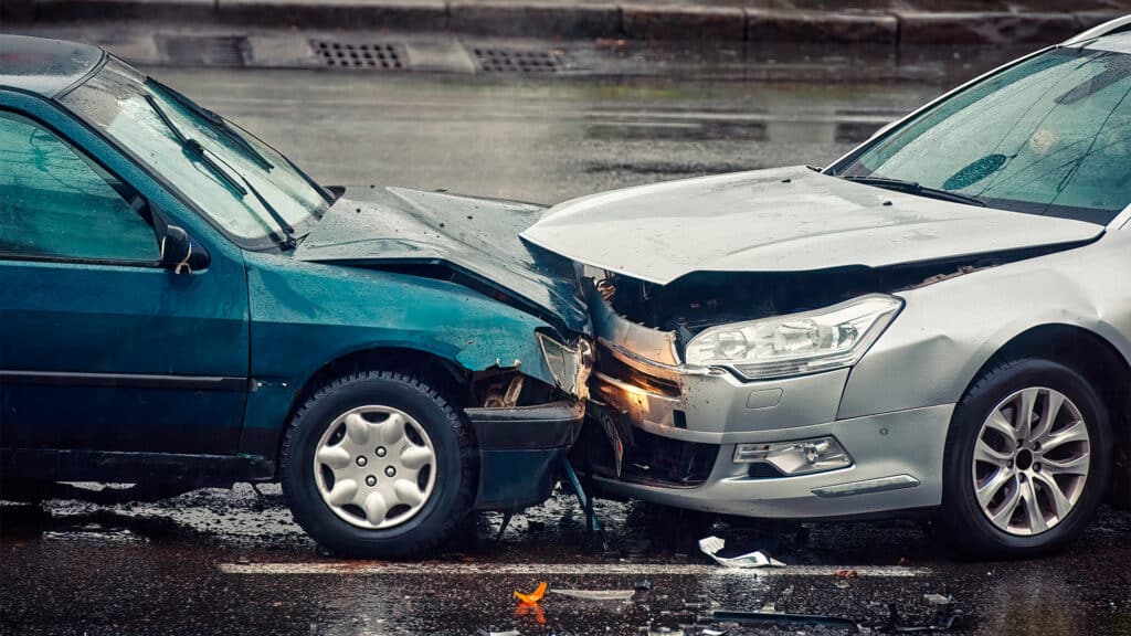Мужчина потерял память в аварии и спустя годы вернул ее после еще одного ДТП, India, memory, car accident