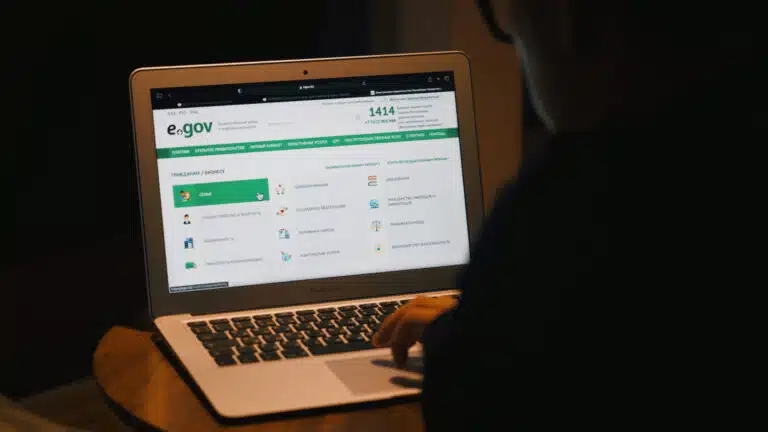 Соцсети для детей в Казахстане могут ограничить авторизацией через EGOV