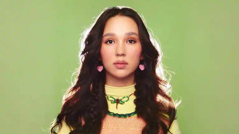 Ayau выпустила новогоднюю песню на казахском языке