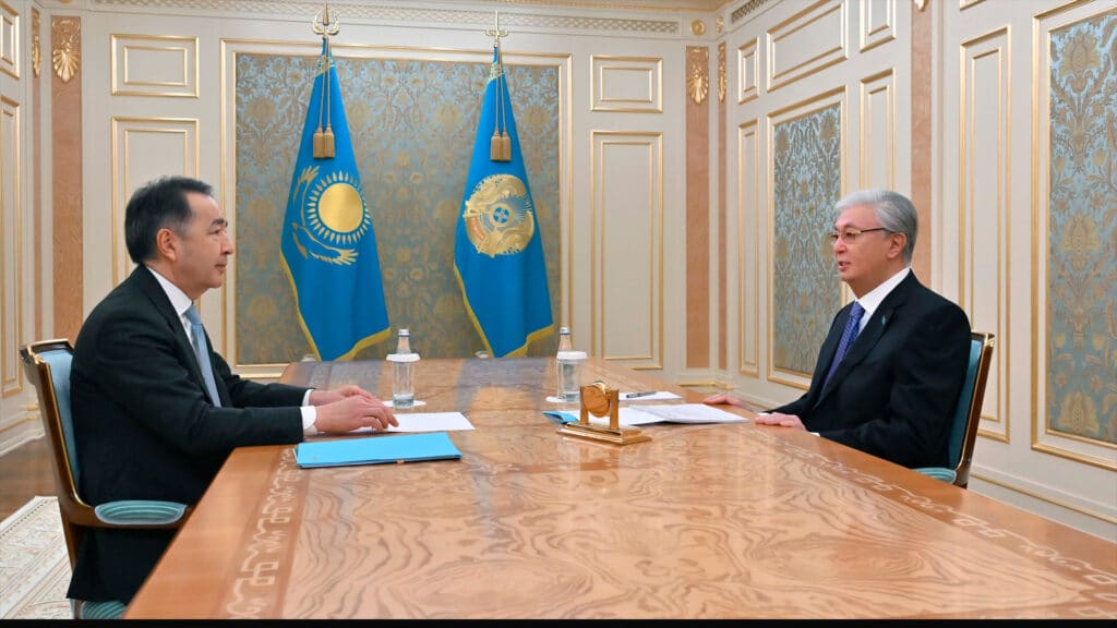 Токаев обсудил с Сагинтаевым планы Казахстана в ЕАЭС