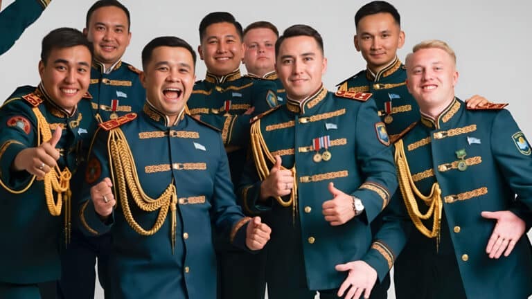 Kazakh military choir covers Linkin Park with dombra
