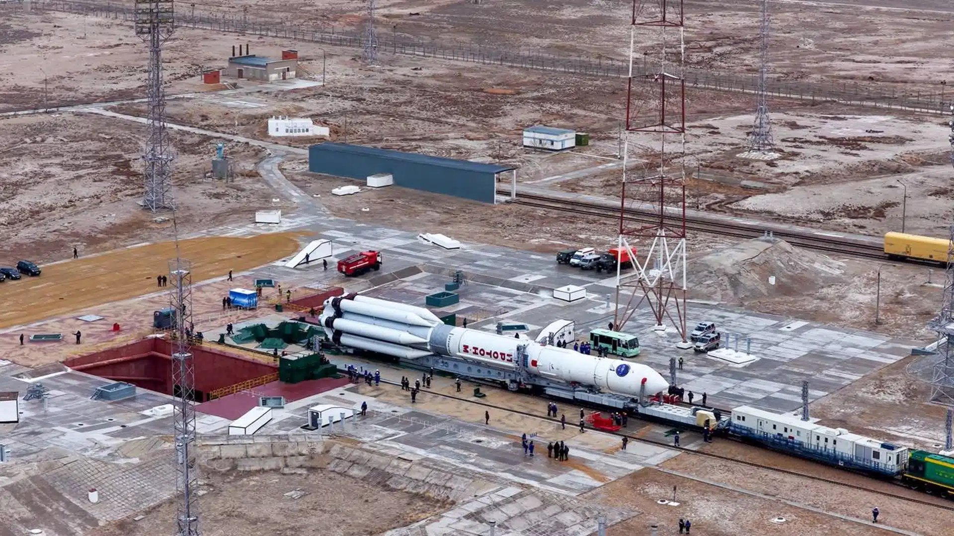 Протон зымыран тасығышы Байқоңыр ғарыш айлағы