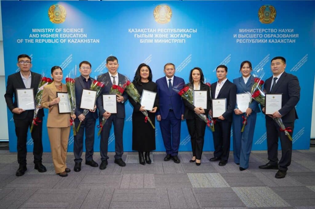 Астанада жас ғалымдарға пәтер берілді