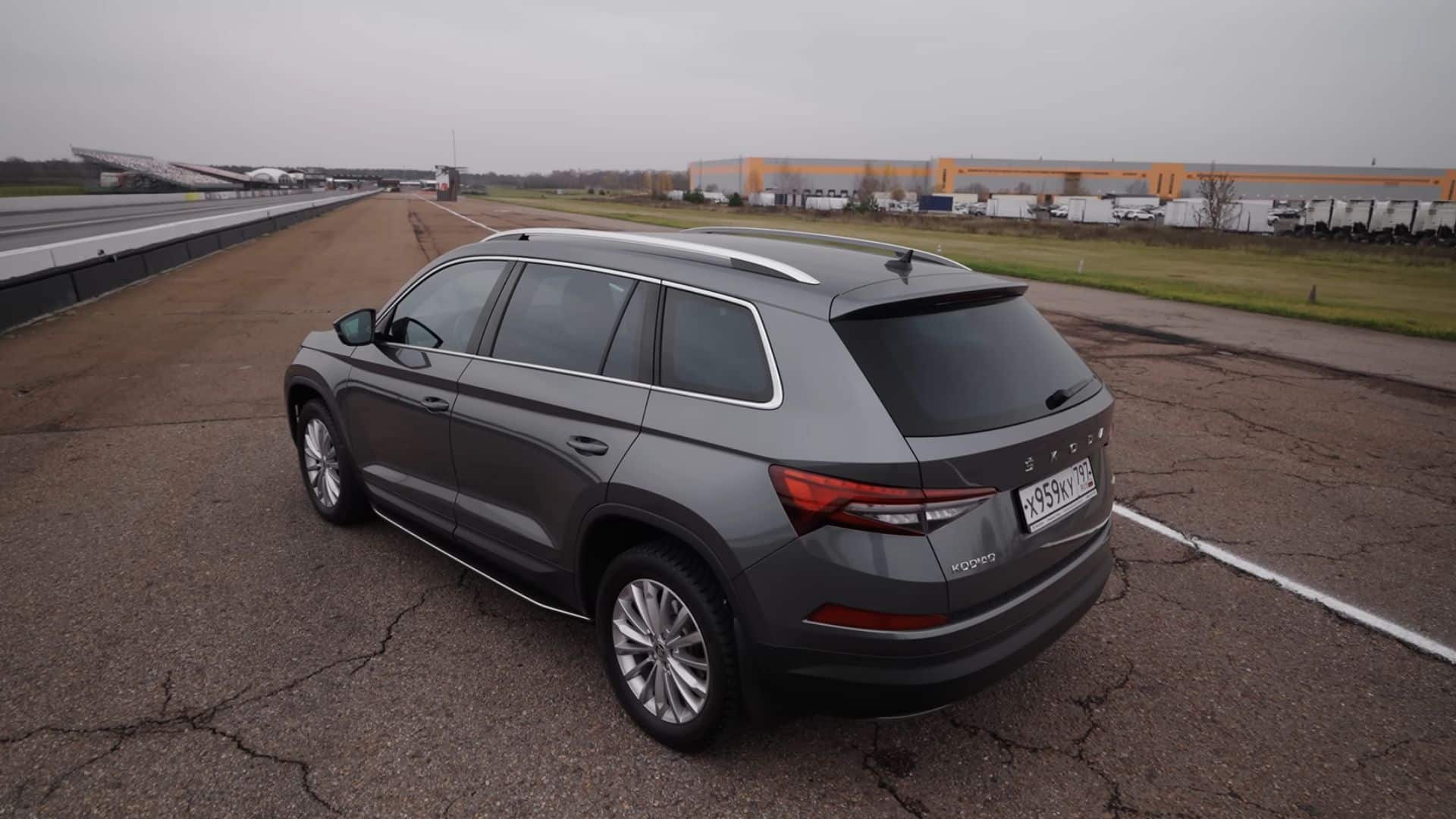 skoda kodiaq первого поколения, skoda kodiaq 2025, шкода кодиак обзор, шкода кодиак 2025