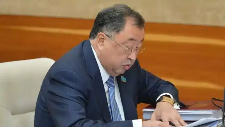 Отец Бишимбаева дал показания по делу о присвоенном миллионе долларов