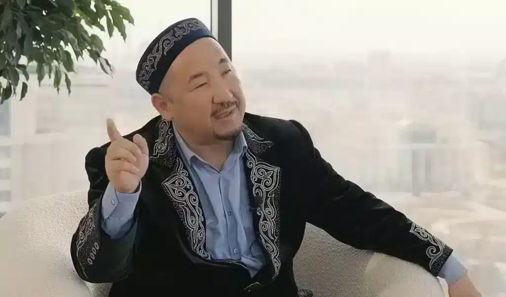 Нұрлан имам қайыр сұраушылардың көбі алаяқтықпен айналысатынын айтты / фото: KursivMedia мұрағаты