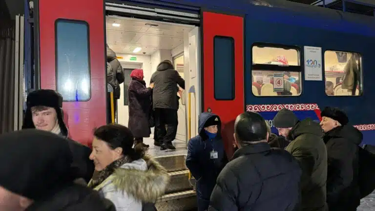 Жителям севера Казахстана выделят дополнительные места в поездах из-за закрытия трасс