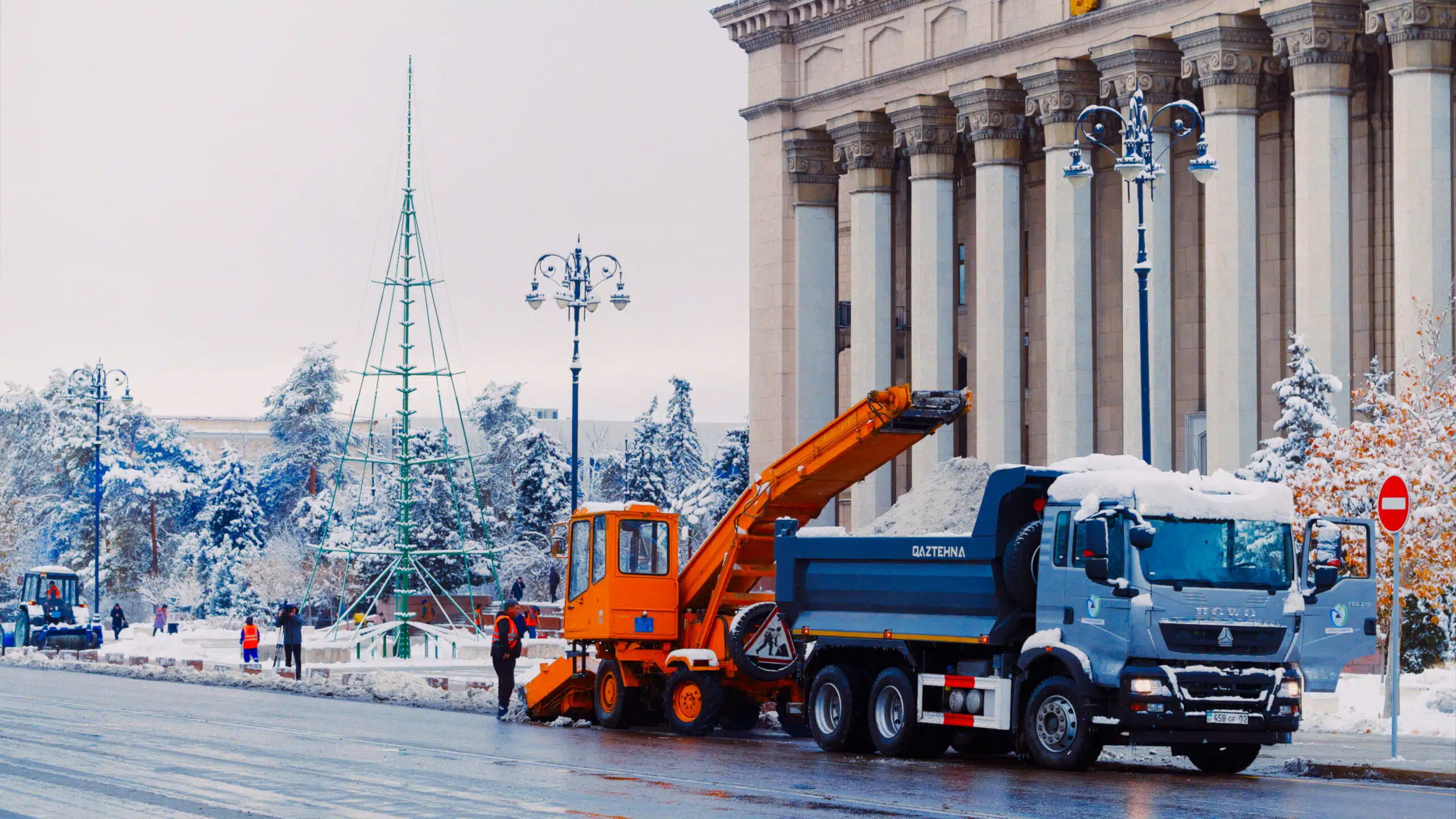 Снег в Алматы