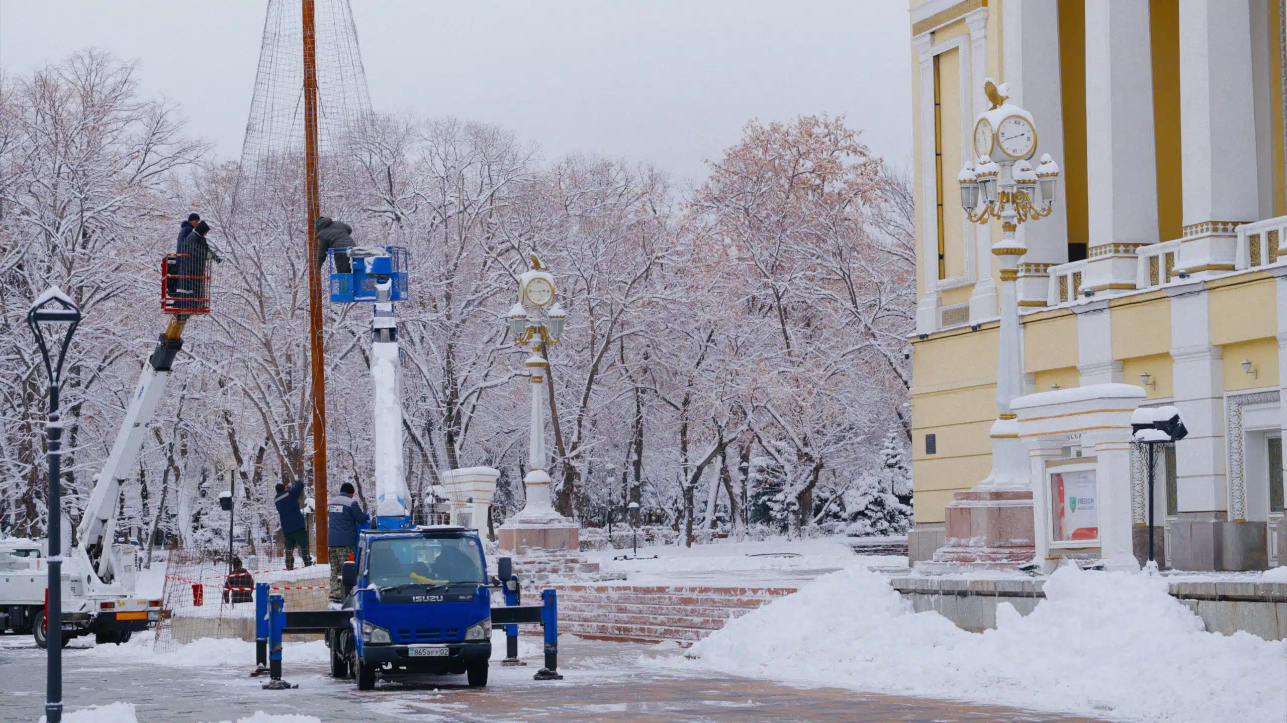 Снег в Алматы