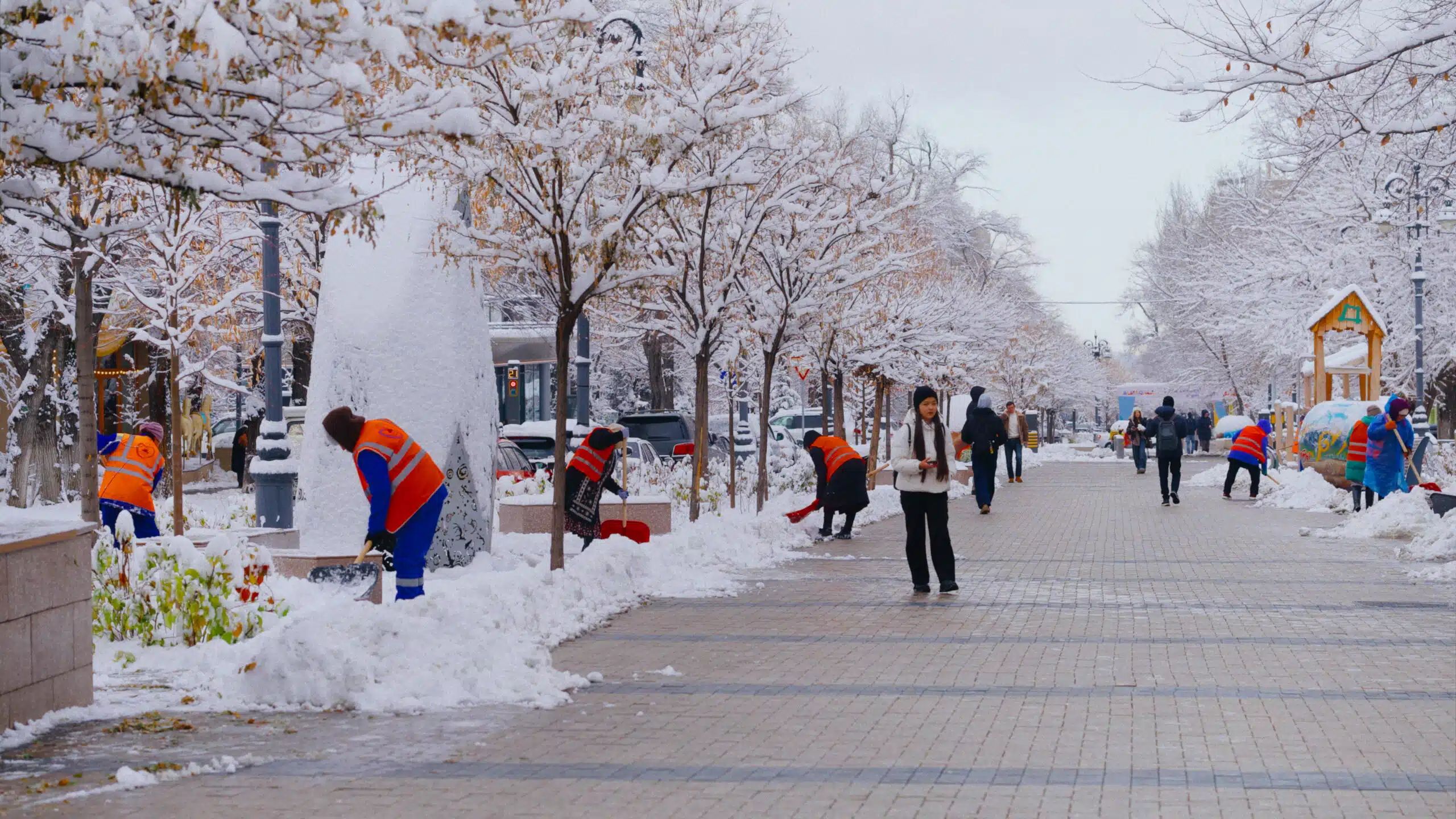 Снег в Алматы