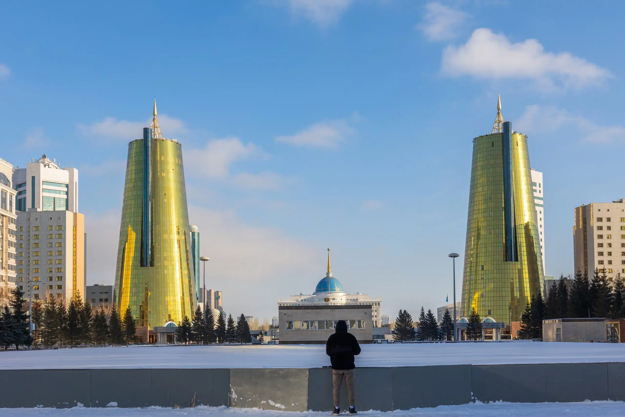 Токаев поздравил казахстанцев