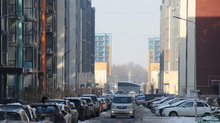 Алматыда бір-біріне тірескен, ауласы тар үй тұрғызуға тыйым салады