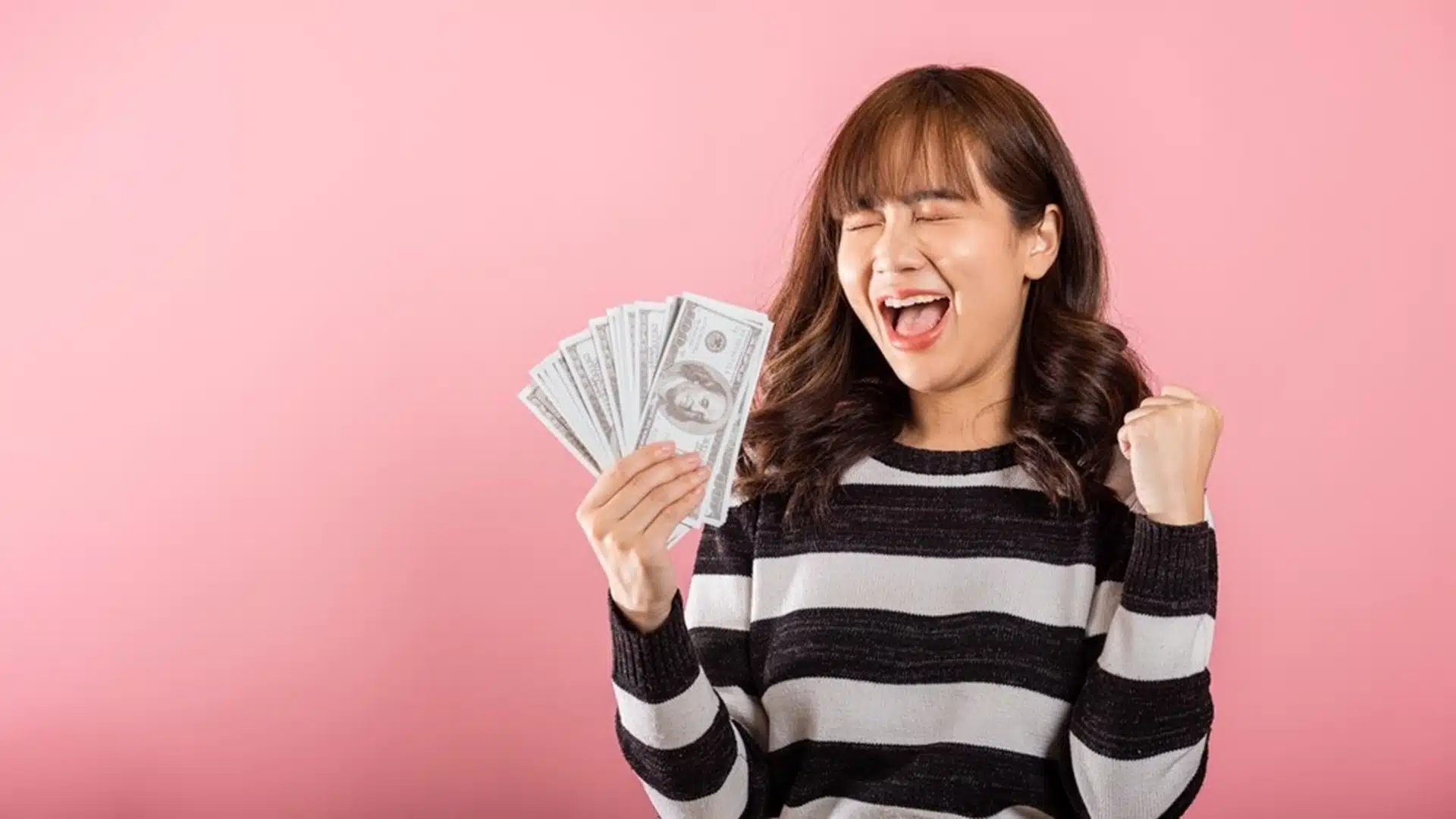 доллар ұстаған қыз