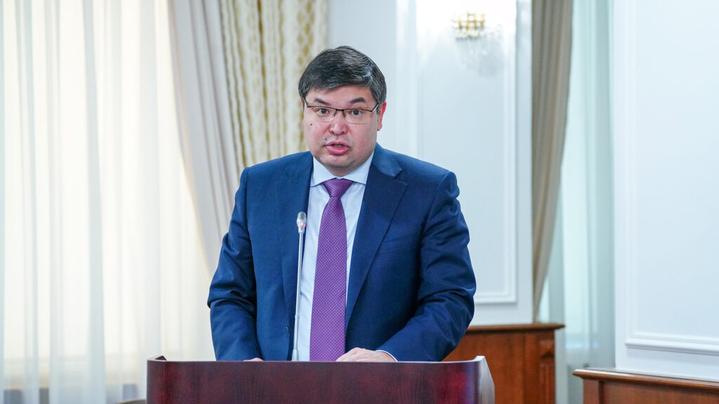 Казахстан собрал больше налогов и сборов, несмотря на снижение цен на нефть/primeminister.kz бильд-редактор: Серикжан Ковланбаев