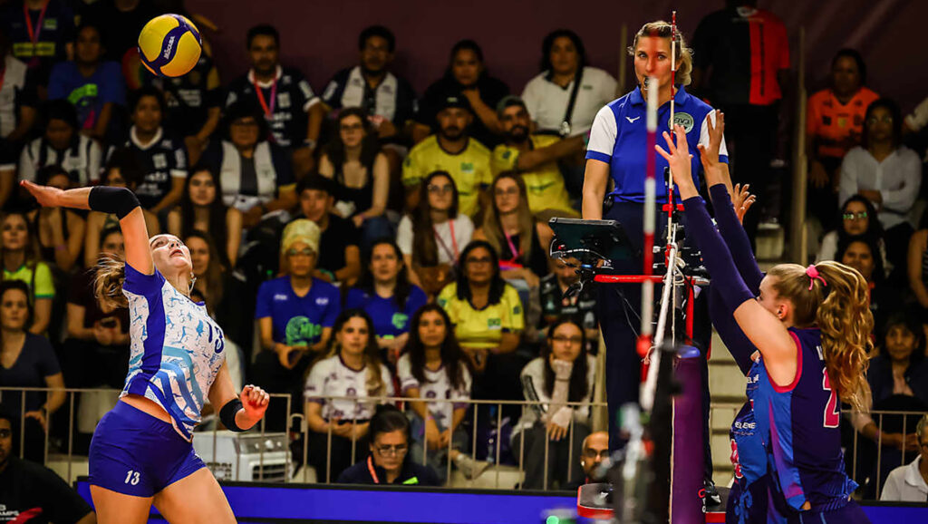 В атаке казахстанка Кристина Белова