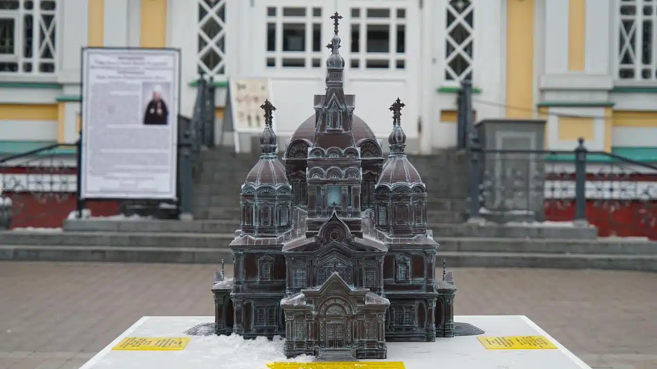 Тактильные 3D-модели появились у исторических зданий Алматы