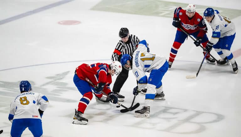 Норвежцы не пустили казахстанских хоккеистов в элиту чемпионата мира