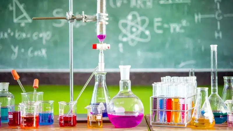 Мектеп директорының міндетін атқарушы әкімшілік жауапкершілікке тартылды / фото: ашық дереккөзі