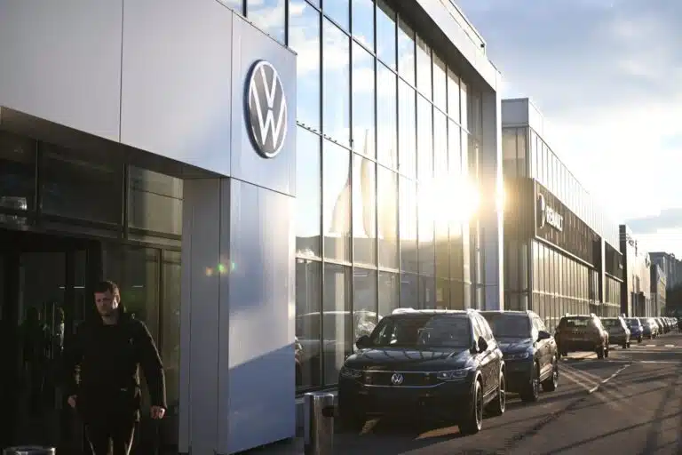 Volkswagen қаржы дағдарысына байланысты Германиядағы зауытын жабуға мәжбүр