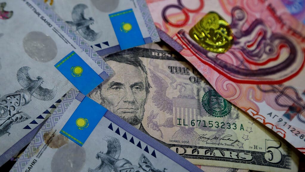Падение доллара ниже 500 тенге спрогнозировали в Казахстане/фото: Серикжан Ковланбаев