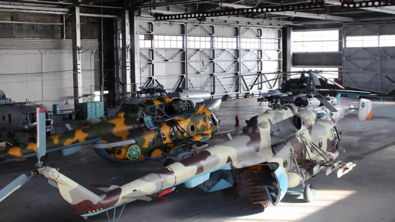 Авиаремонтный завод миллионеров Forbes выплатит своему директору 21 млн тенге