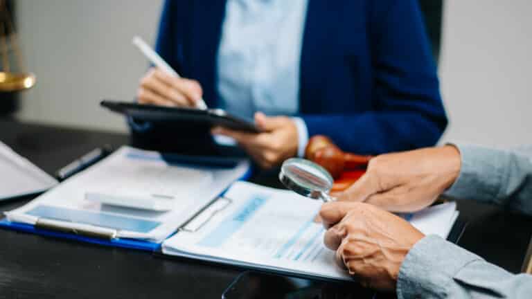 Казахстанку будут судить за обман не менее 280 кандасов