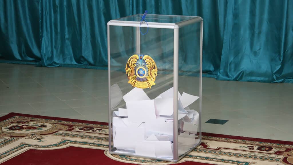 Токаев предложил проводить досрочные выборы президента в течение двух месяцев