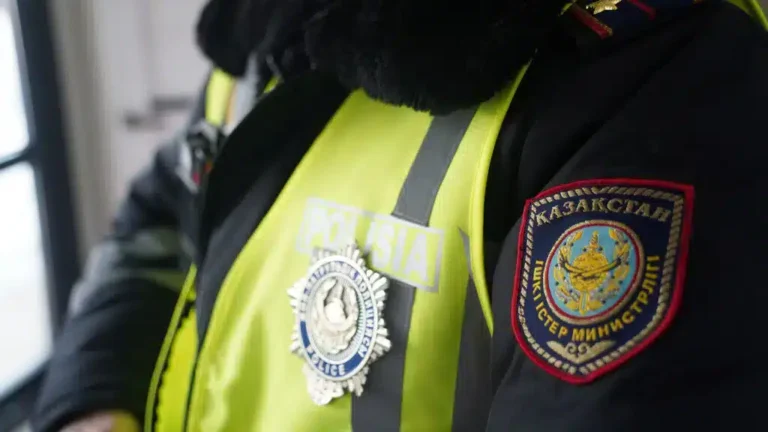 Астанада белгісіз адам арнайы жасақ қызметкеріне оқ атқан