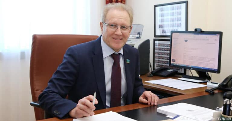 Мәжіліс вице-спикерінің жұбайы бір жылда 10 млн теңге табыс тапқан